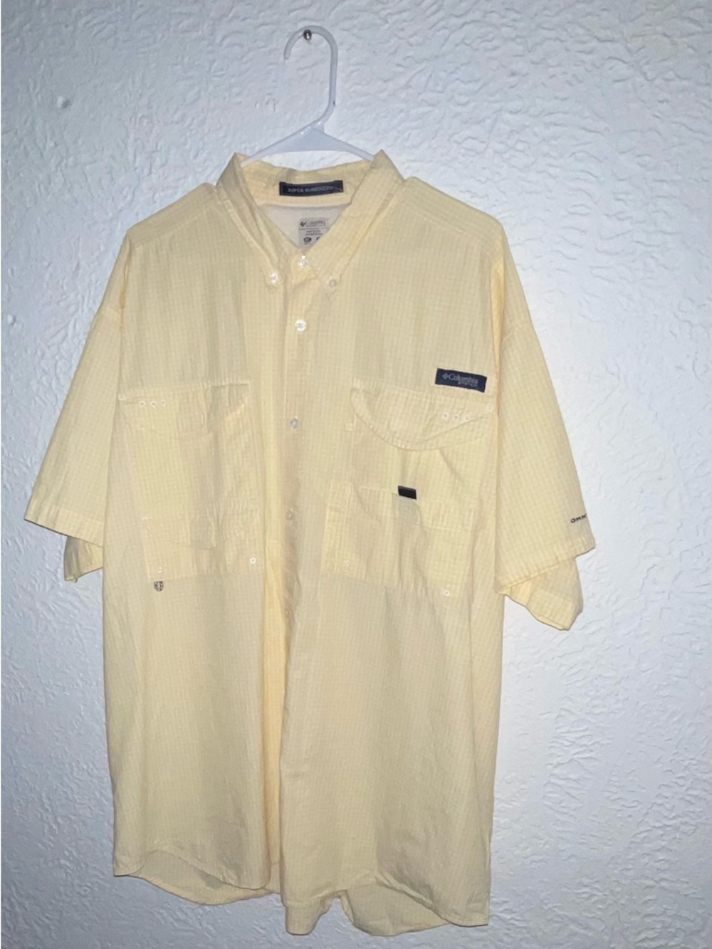 Columbia Men's Light Yellow Short-Sleeve Button-Down Shirt